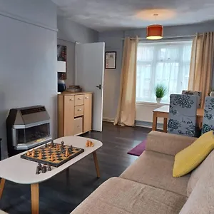 Poynters House: Spacious 2-bedroom Group In Luton Luton (Bedfordshire)